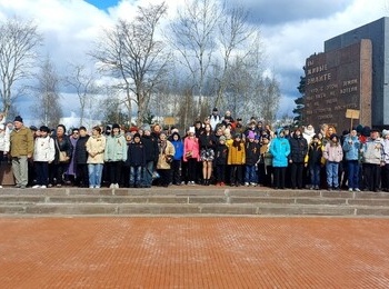 Преемственность поколений на памятных местах