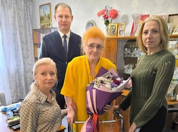 9 мая жительнице Кировского района исполнилось 90 лет!
