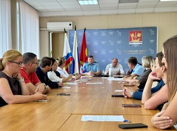 В администрации Кировского района провели внеочередное заседание совета по межнациональным отношениям