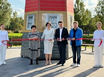 В Кировске состоялось открытие нового общественного пространства «Огни Маяков»