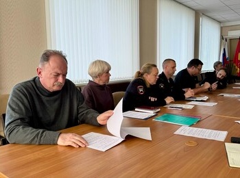 В малом зале администрации состоялось заседание районной комиссии по обеспечению безопасности дорожного движения